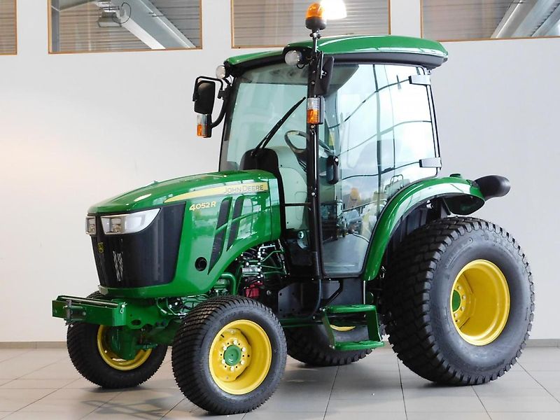 John Deere 4052R