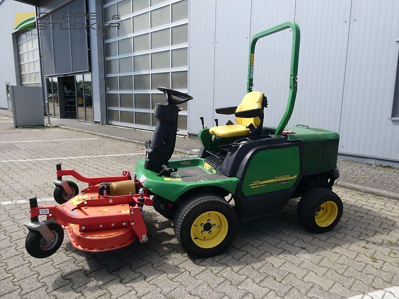John Deere 1435