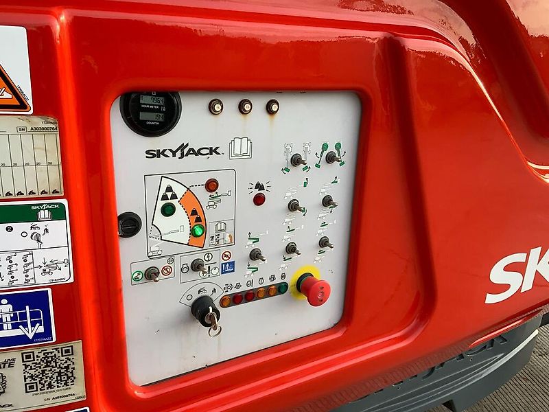 Skyjack SJ85AJ Telescopic Boom Lift (ST24683)