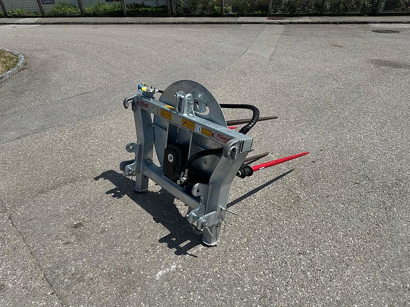 Fliegl Rundballenabwickler / Ballenabroller