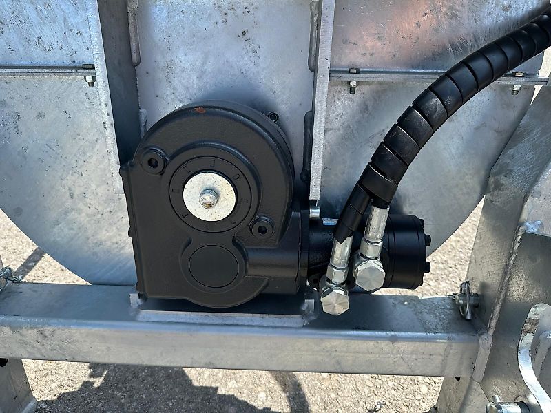 Fliegl Rundballenabwickler / Ballenabroller