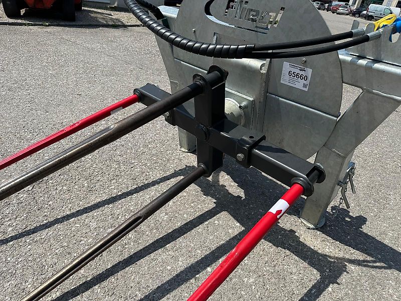 Fliegl Rundballenabwickler / Ballenabroller