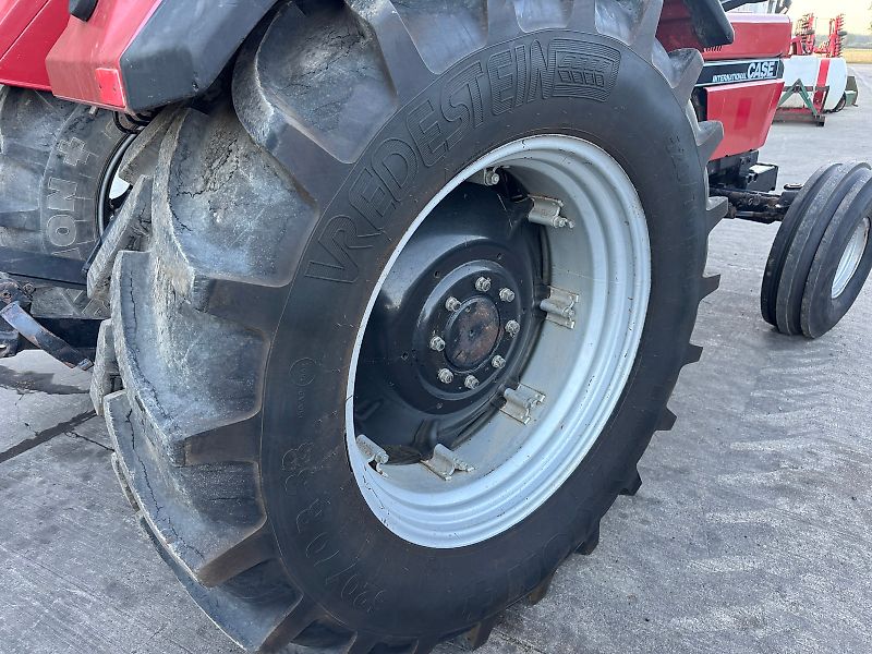 Case International 1056XL 2WD