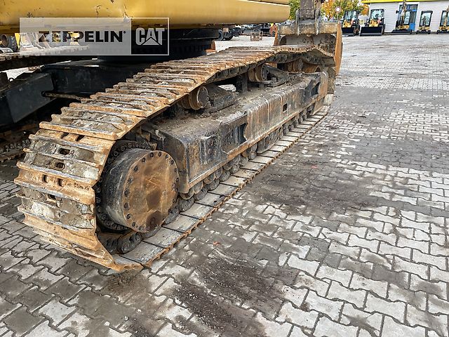 Caterpillar 352FL