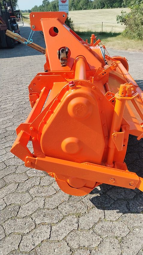 Howard Howard HR40 Bodenfräse 265cm Arbeitsbreite Keine Celli Krone Maschio Fräse Messersatz 80%