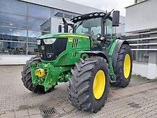 John Deere 6215R