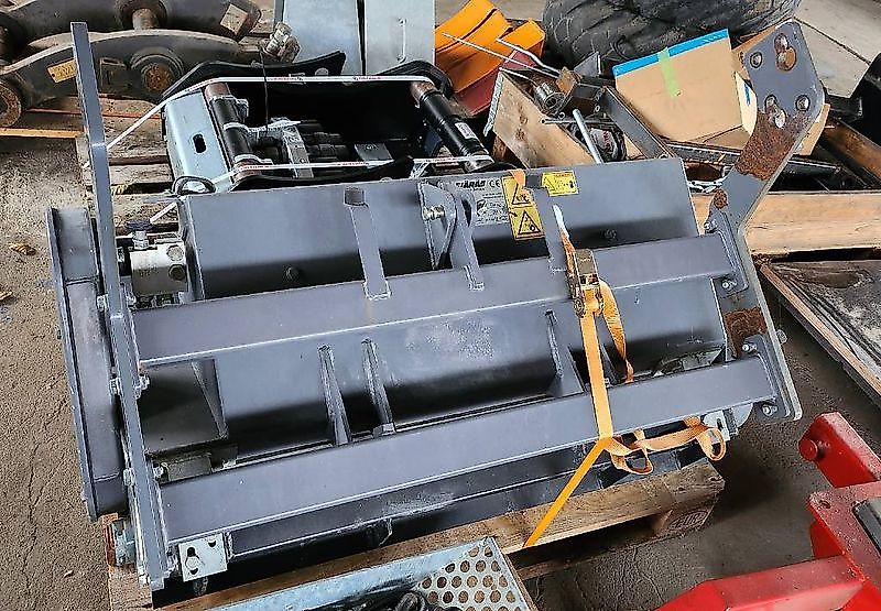 Dynapac Splittstreuer Balkenstreuer für CC1200 VI