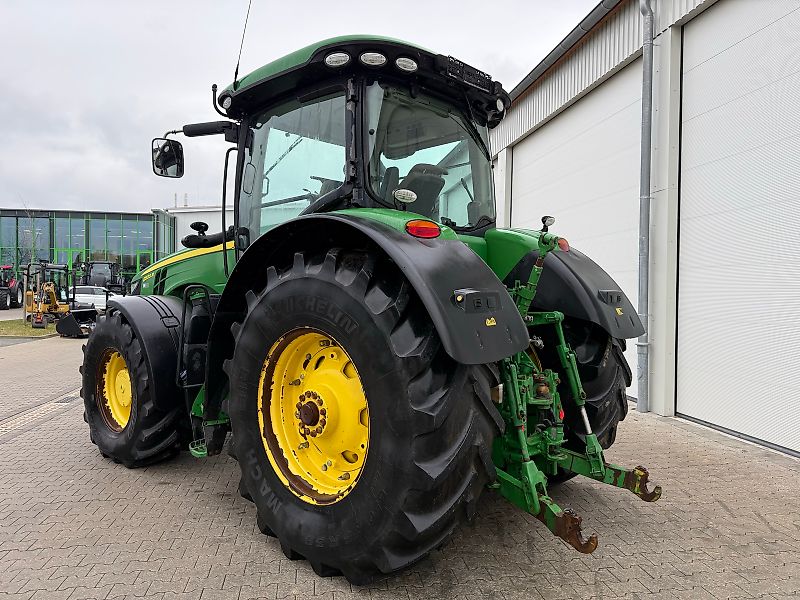 John Deere 8320 R E23