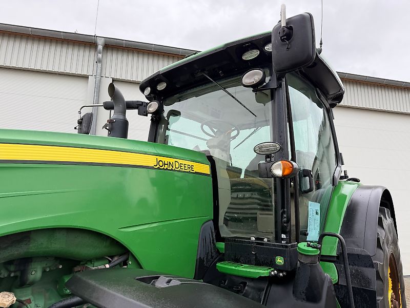 John Deere 8320 R E23