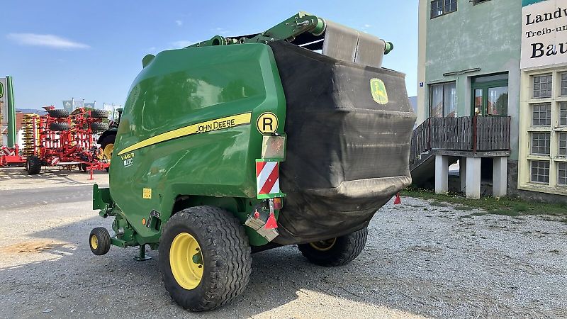 John Deere V461R