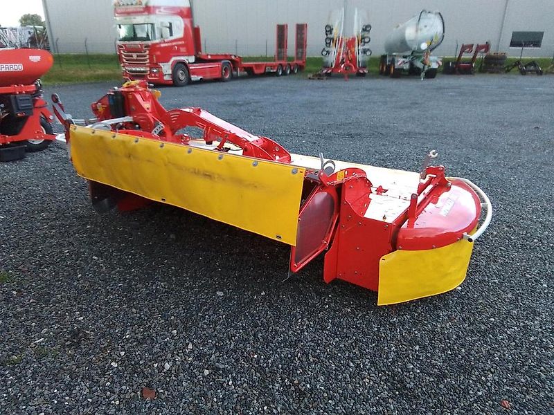 Pöttinger Novacat 302 ED Heckmähwerk Scheibenmähwerk Aufbereiter