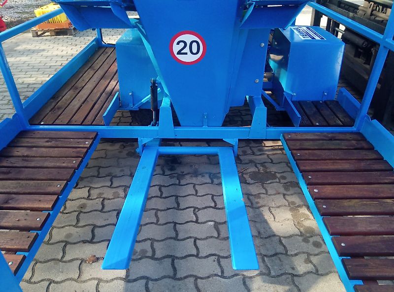 KRUKOWIAK; ( Schwadaufnehmer ) PYRUS II - Z ( Zwiebelsammler- Schwadaufnehmer)