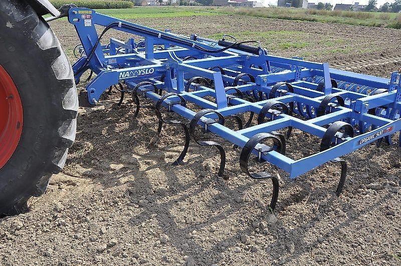 Namyslo Saatbeetbereitung / Seedbed cultivator / Combiné de préparation / Argegat para cultivo poco profundo / Argegat do płytkiej uprawy Organic 5 m