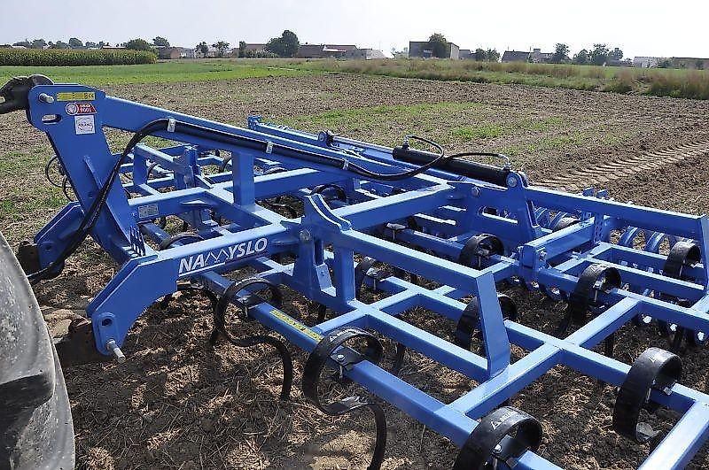 Namyslo Saatbeetbereitung / Seedbed cultivator / Combiné de préparation / Argegat para cultivo poco profundo / Argegat do płytkiej uprawy Organic 5 m