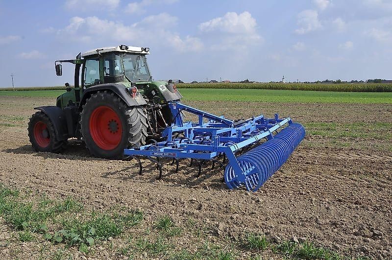 Namyslo Saatbeetbereitung / Seedbed cultivator / Combiné de préparation / Argegat para cultivo poco profundo / Argegat do płytkiej uprawy Organic 5 m