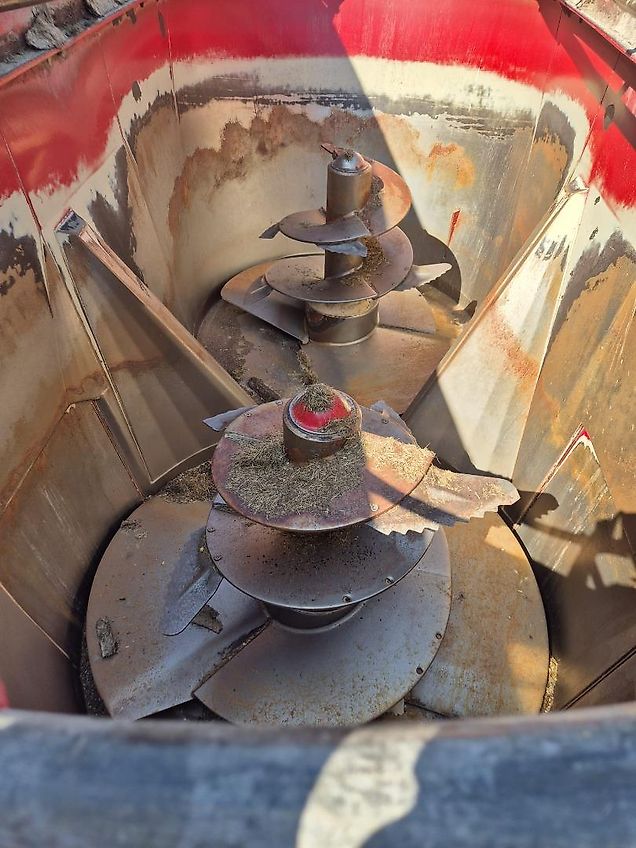 Trioliet ZK 2-2000 / 2400 met opzetrand