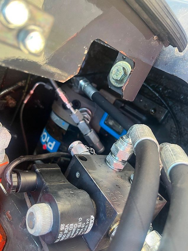 Hitachi ZX 85 US / Engcon, Pihdit, Rasvari, Kauha