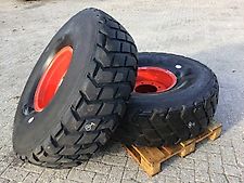 Michelin 16.00R20 op 8 gaats velg