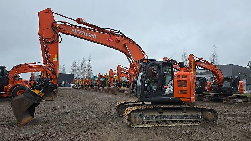 Hitachi ZX 225USLC-6