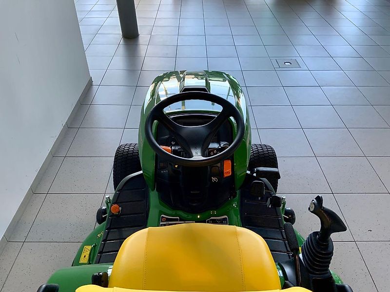 John Deere X950R - Hochentleerung
