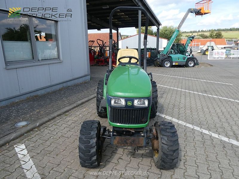 John Deere 2320