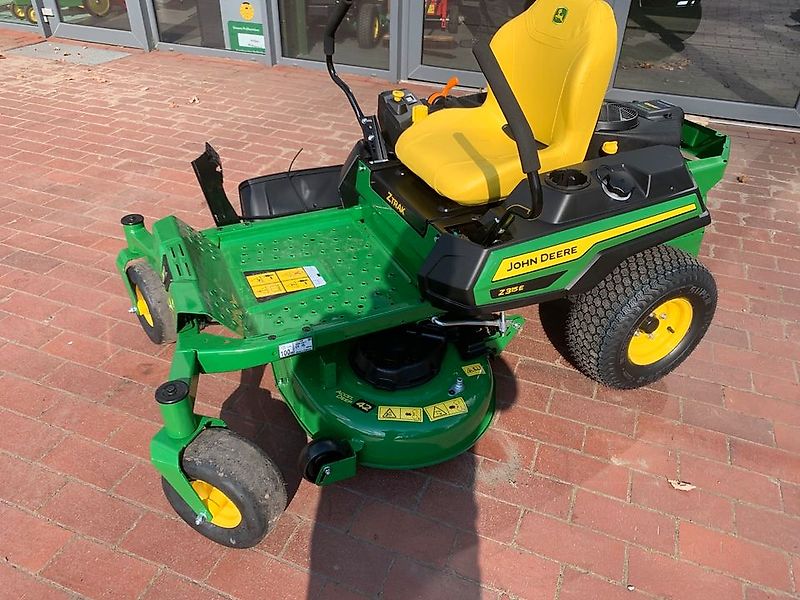 John Deere Rasenmäher Zero Turn Z315E sofort verfügbar
