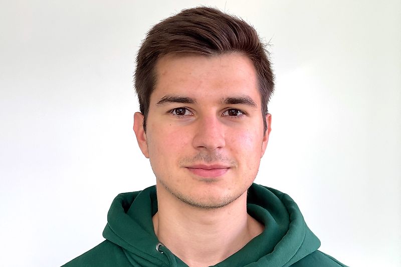 联系人 先生 Emil Munteanu