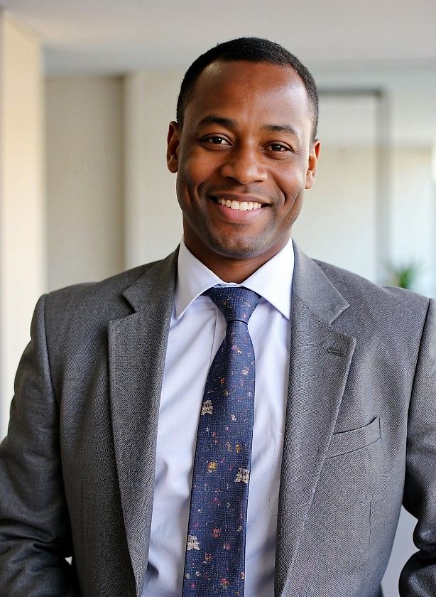 联系人 先生 Victor Riwa